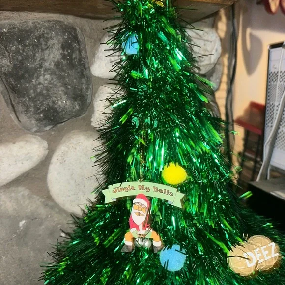 Christmas Tree hat ( or desktop tree) - Picture 4 of 8